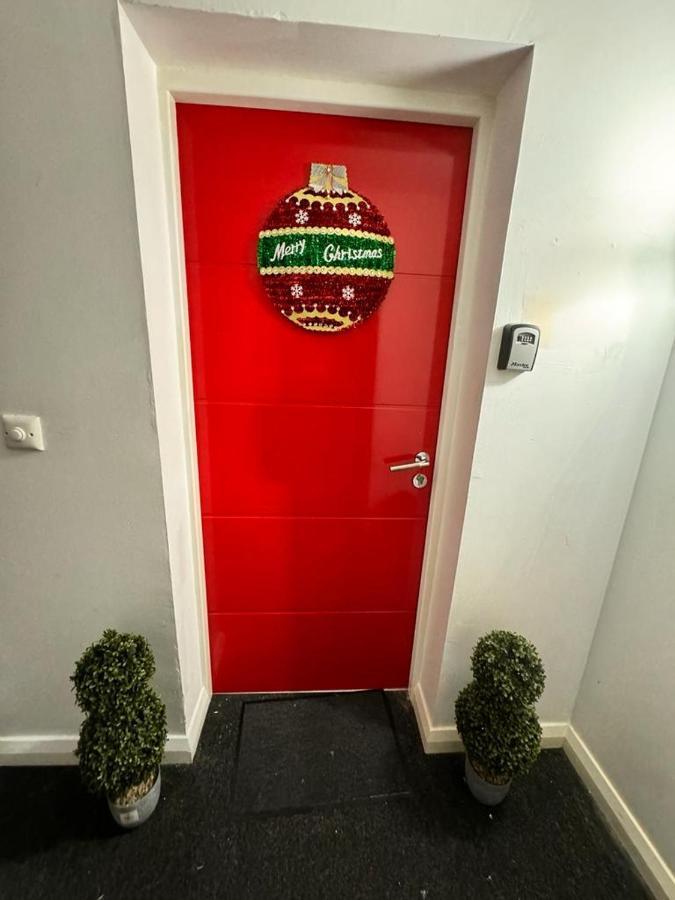 The Red Door Holiday Let ليمافادي المظهر الخارجي الصورة